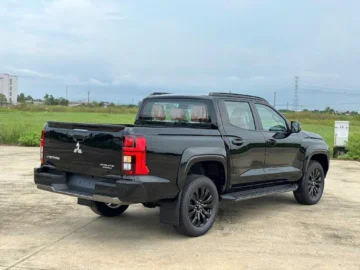 Mitsubishi Triton 4WD AT Athlete - Ảnh 11