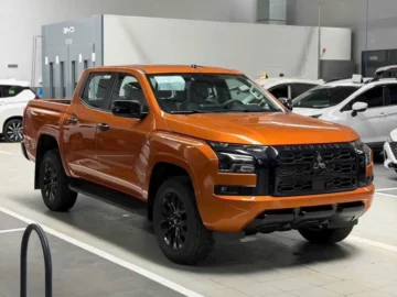 Mitsubishi Triton 2WD AT Premium - Ảnh 10