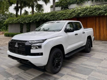 Mitsubishi Triton 4WD AT Premium