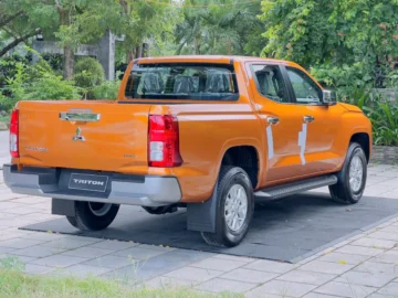 Alternative view of Mitsubishi Triton 2WD AT GLX