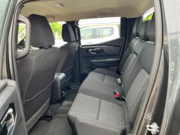 Mitsubishi Triton 2WD AT GLX - Ảnh 11