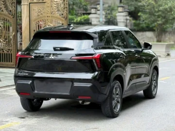 Alternative view of Mitsubishi Xforce GLX