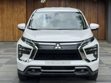 Alternative view of Mitsubishi Xpander AT Premium MY26